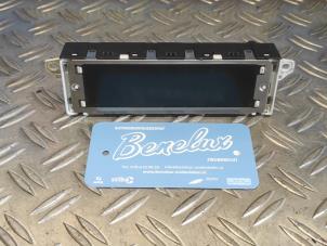 Gebruikte Display Interieur Peugeot 407 (6D) 2.0 16V Prijs € 100,00 Margeregeling aangeboden door Benelux Zwijndrecht B.V.