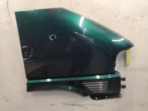 Gebruikte Scherm rechts-voor Volkswagen Transporter/Caravelle T4 2.5 TDI Prijs op aanvraag aangeboden door Benelux Zwijndrecht B.V.