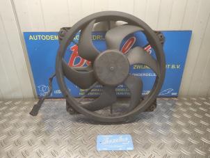 Gebruikte Koelvin Citroen Berlingo 1.6 Hdi 75 16V Phase 1 Prijs € 35,00 Margeregeling aangeboden door Benelux Zwijndrecht B.V.