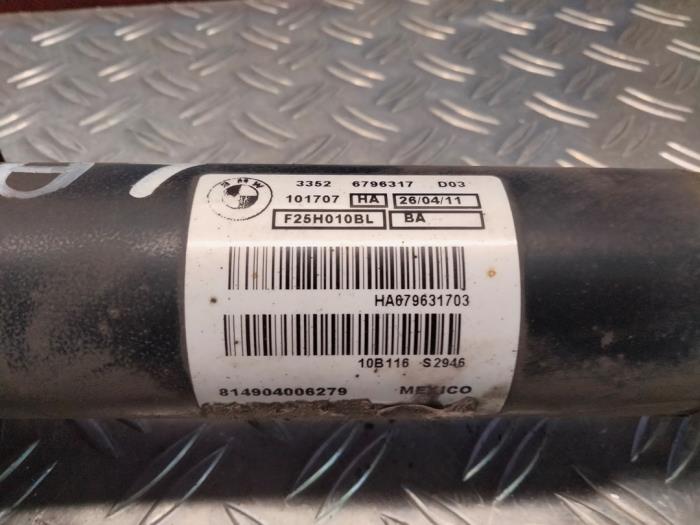 Schokdemperpoot links-achter van een BMW X3 (F25) xDrive28i 3.0 24V 2011