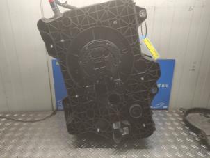 Gebruikte Tank adblue Renault Trafic (1FL/2FL/3FL/4FL) 2.0 dCi 16V 150 Prijs op aanvraag aangeboden door Benelux Zwijndrecht B.V.