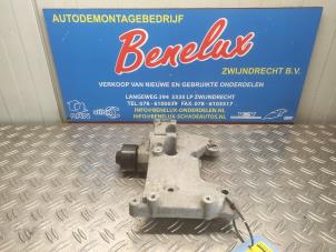 Gebruikte Dynamosteun boven Renault Twingo II (CN) 1.2 16V Prijs op aanvraag aangeboden door Benelux Zwijndrecht B.V.