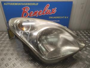 Gebruikte Koplamp rechts Nissan Pixo (D31S) 1.0 12V Prijs op aanvraag aangeboden door Benelux Zwijndrecht B.V.