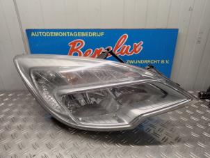 Gebruikte Koplamp rechts Opel Meriva 1.4 Turbo 16V ecoFLEX Prijs op aanvraag aangeboden door Benelux Zwijndrecht B.V.