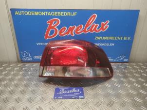 Gebruikte Achterlicht rechts Volkswagen Golf VI (5K1) 1.4 TSI 122 16V Prijs op aanvraag aangeboden door Benelux Zwijndrecht B.V.