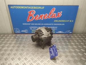 Gebruikte Dynamo Renault Clio IV Estate/Grandtour (7R) 1.5 Energy dCi 90 FAP Prijs op aanvraag aangeboden door Benelux Zwijndrecht B.V.