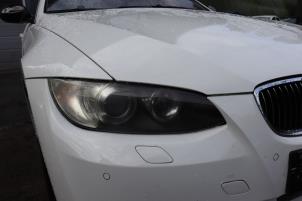Gebruikte Rechter Koplamp BMW 3 serie (E93) 335i 24V Prijs op aanvraag aangeboden door Benelux Zwijndrecht B.V.