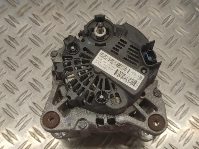 Dynamo van een Renault Clio IV (5R) 1.5 Energy dCi 90 FAP 2014