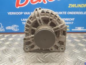 Dynamo van een Renault Clio IV (5R) 1.5 Energy dCi 90 FAP 2014