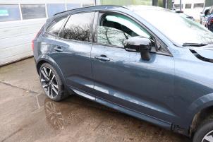 Gebruikte Portier 4Deurs rechts-voor Volvo XC60 II (UZ) 2.0 T6 16V Recharge, Twin Engine AWD Prijs € 1.000,00 Margeregeling aangeboden door Benelux Zwijndrecht B.V.