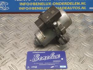 Gebruikte Extra waterpomp Volkswagen Polo VI (AW1) 1.0 MPi 12V Prijs op aanvraag aangeboden door Benelux Zwijndrecht B.V.