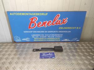 Gebruikte Veiligheidsgordel Insteek rechts-voor Suzuki Alto 1.0 12V Prijs op aanvraag aangeboden door Benelux Zwijndrecht B.V.