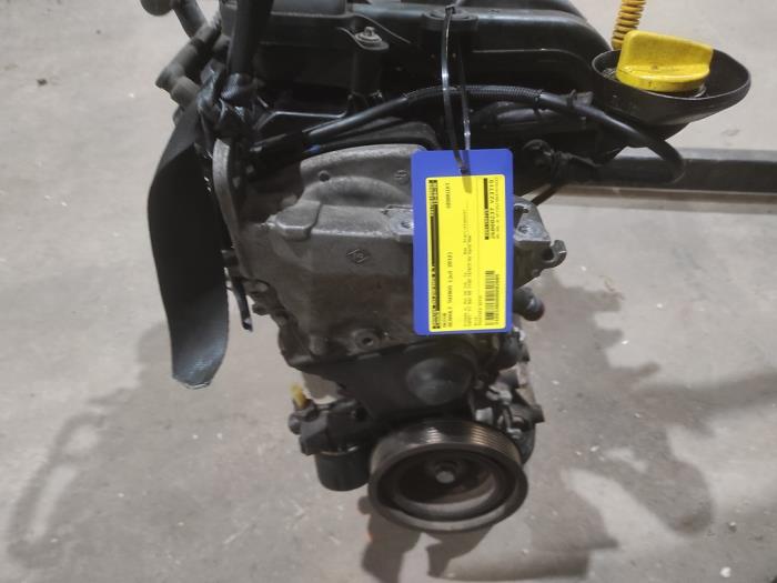 Gebruikte Motor Renault Twingo II (CN) 1.2 16V Prijs € 375,00 Margeregeling aangeboden door Benelux Zwijndrecht B.V.