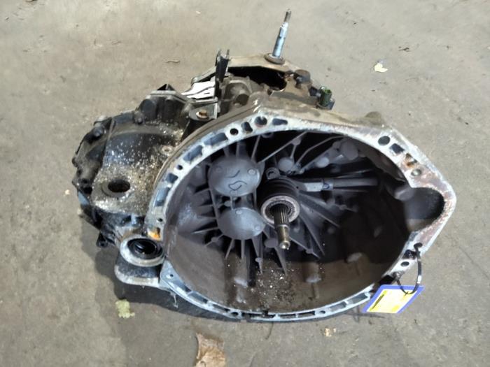 Gebruikte Versnellingsbak Opel Vivaro 2.0 CDTI 16V Prijs op aanvraag aangeboden door Benelux Zwijndrecht B.V.