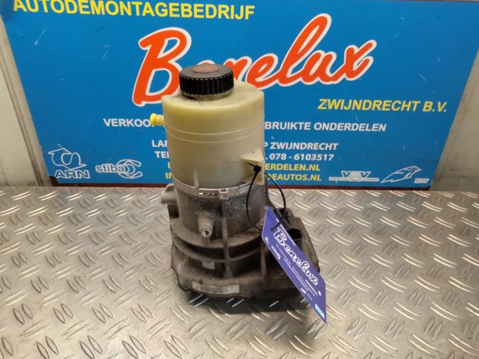 Gebruikte Servopomp Renault Trafic (1FL/2FL/3FL/4FL) 2.0 dCi 16V 120 Prijs op aanvraag aangeboden door Benelux Zwijndrecht B.V.