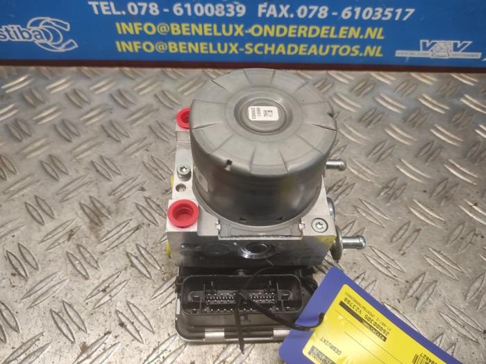 Gebruikte ABS Pomp Mazda CX-5 II (KF) 2.0 SkyActiv-G 165 16V 2WD Prijs op aanvraag aangeboden door Benelux Zwijndrecht B.V.