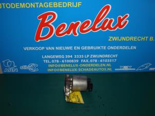 Gebruikte Uitlaat gasklep (EGR) Opel Zafira (F75) 1.8 16V Prijs op aanvraag aangeboden door Benelux Zwijndrecht B.V.