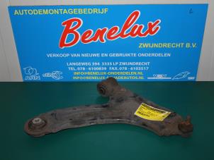 Gebruikte Triangel rechts-voor Opel Meriva 1.6 Prijs op aanvraag aangeboden door Benelux Zwijndrecht B.V.