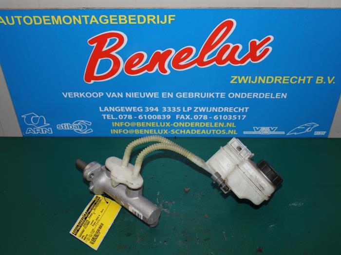 Gebruikte Hoofdremcilinder Opel Meriva (A) 1.6 Prijs op aanvraag aangeboden door Benelux Zwijndrecht B.V.