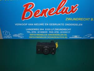 Gebruikte Licht Schakelaar Opel Meriva 1.6 Prijs op aanvraag aangeboden door Benelux Zwijndrecht B.V.
