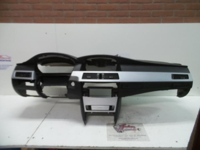 Gebruikte Dashboard BMW 5 serie Touring (E61) 520d 16V Prijs op aanvraag aangeboden door Autodemontage Joko B.V.