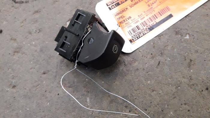 Handrem schakelaar van een Opel Meriva 1.7 CDTI 16V 2011