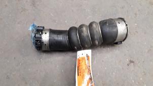 Gebruikte Intercooler Slang Opel Meriva 1.7 CDTI 16V Prijs op aanvraag aangeboden door Autodemontage Joko B.V.