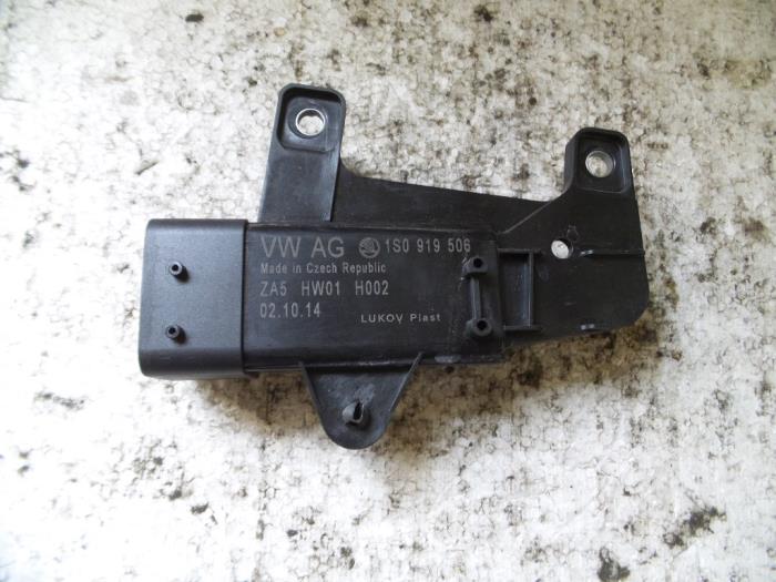 Gebruikte Computer Airco Volkswagen Up! (121) 1.0 12V 75 Prijs op aanvraag aangeboden door Autodemontage Joko B.V.