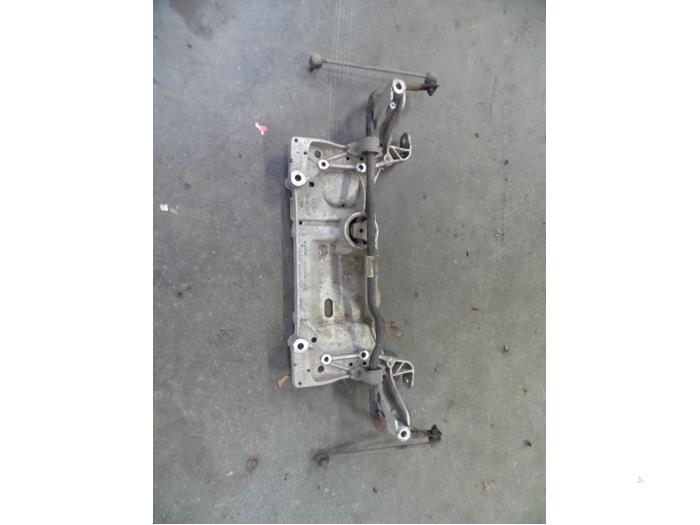 Gebruikte Subframe Volkswagen Golf V (1K1) 1.4 16V Prijs op aanvraag aangeboden door Autodemontage Joko B.V.