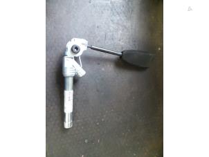 Gebruikte Gordelspanner rechts Opel Corsa D 1.4 16V Twinport Prijs op aanvraag aangeboden door Autodemontage Joko B.V.