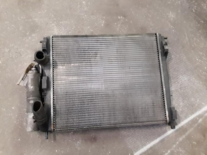 Gebruikte Radiateur Renault Clio II (BB/CB) 1.4 16V Prijs op aanvraag aangeboden door Autodemontage Joko B.V.