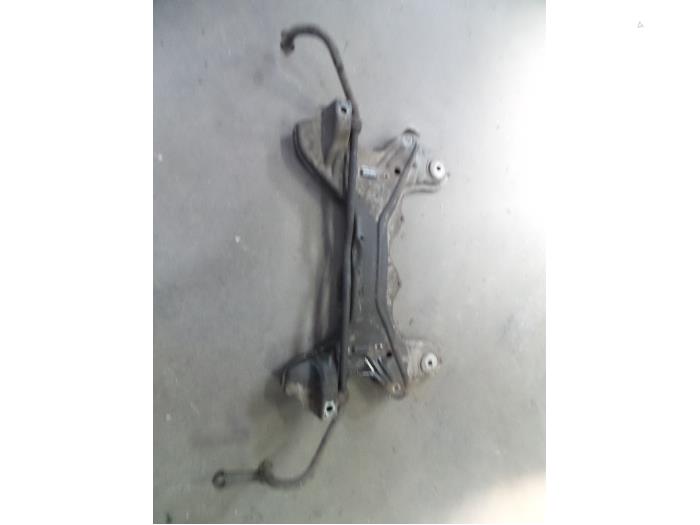 Gebruikte Subframe Volkswagen Bora (1J2) 1.6 Prijs op aanvraag aangeboden door Autodemontage Joko B.V.