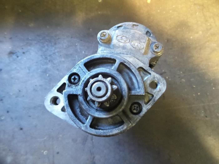 Startmotor van een Hyundai Tucson (JM) 2.0 CRDi VGT 16V 4x2 2006