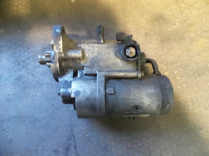 Startmotor van een Hyundai Tucson (JM) 2.0 CRDi VGT 16V 4x2 2006