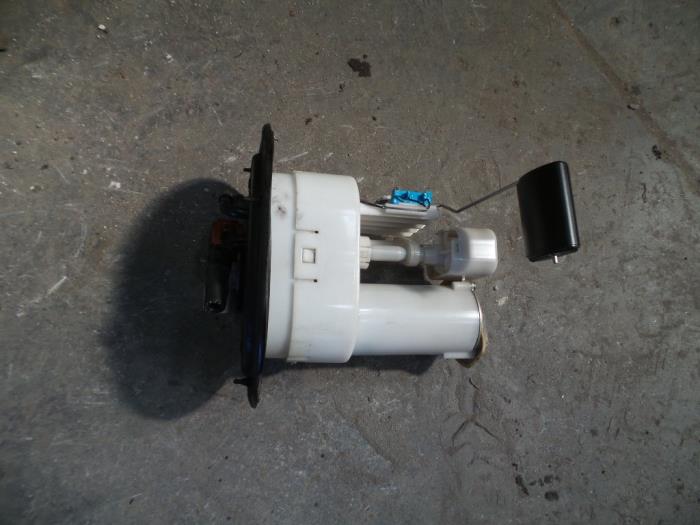 Gebruikte Tank element Pomp Hyundai Tucson (JM) 2.0 CRDi VGT 16V 4x2 Prijs op aanvraag aangeboden door Autodemontage Joko B.V.