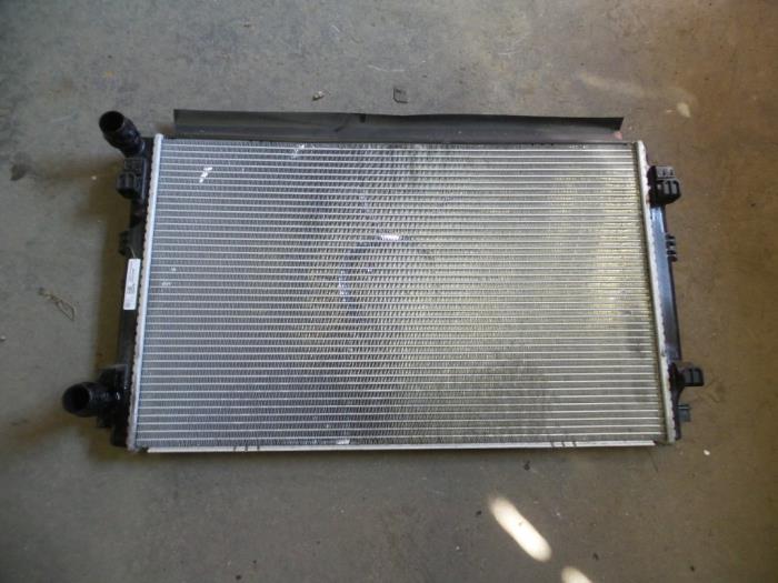 Gebruikte Radiateur Volkswagen Passat Variant (3G5) 1.6 TDI 16V Prijs op aanvraag aangeboden door Autodemontage Joko B.V.
