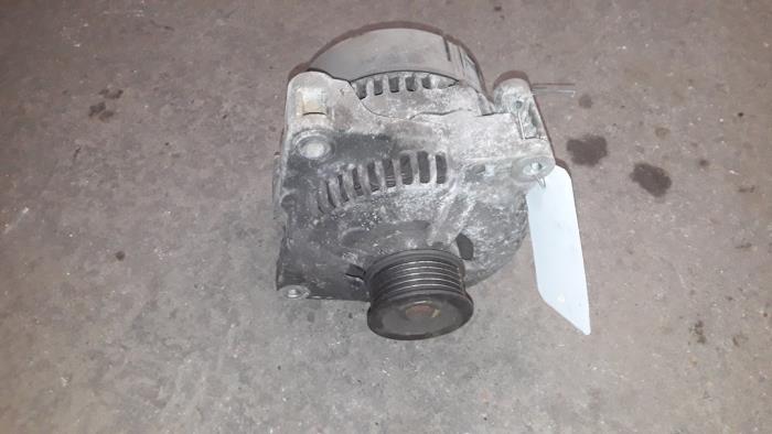 Gebruikte Dynamo Volvo 850 Estate 2.5i 10V Prijs op aanvraag aangeboden door Autodemontage Joko B.V.