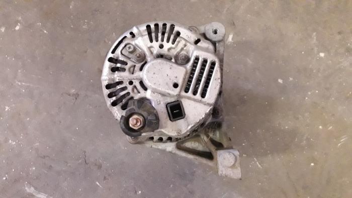 Gebruikte Dynamo Volvo S40 (VS) 1.6 16V Prijs op aanvraag aangeboden door Autodemontage Joko B.V.