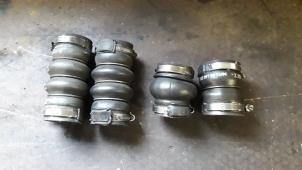 Gebruikte Intercooler Slang Peugeot 207/207+ (WA/WC/WM) 1.6 HDi 16V Prijs op aanvraag aangeboden door Autodemontage Joko B.V.