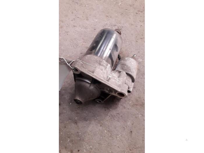Gebruikte Startmotor Renault Megane (EA) 2.0i Prijs op aanvraag aangeboden door Autodemontage Joko B.V.