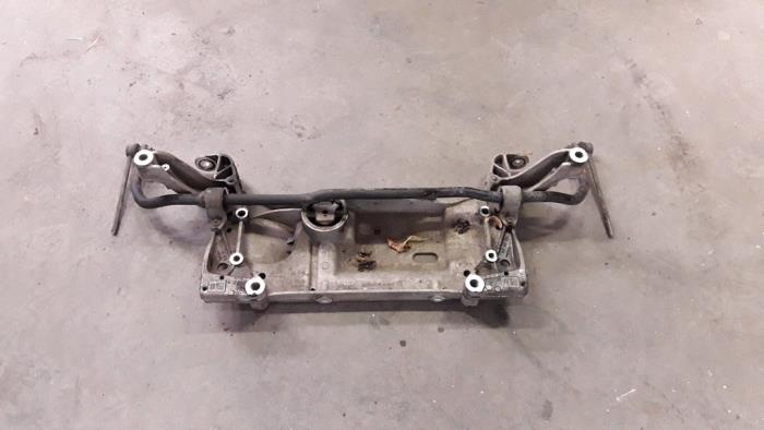 Gebruikte Subframe Volkswagen Caddy Combi III (2KB,2KJ) 2.0 SDI Prijs op aanvraag aangeboden door Autodemontage Joko B.V.