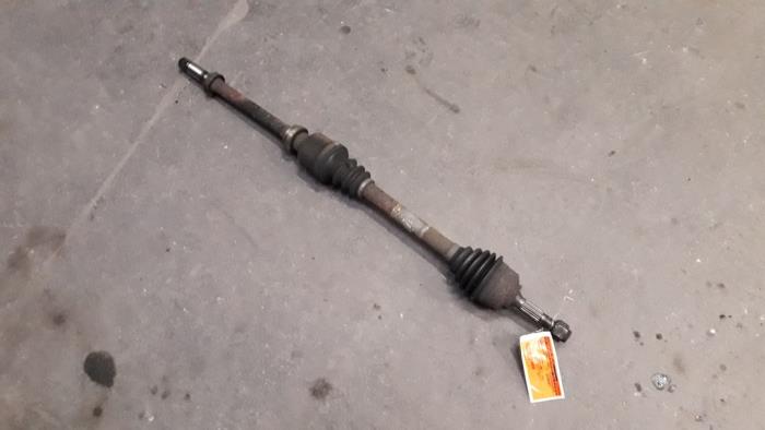 Gebruikte Steekas rechts-voor Peugeot 206 (2A/C/H/J/S) 1.4 XR,XS,XT,Gentry Prijs op aanvraag aangeboden door Autodemontage Joko B.V.