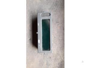 Gebruikte Display Interieur Renault Twingo II (CN) 1.2 16V Prijs op aanvraag aangeboden door Autodemontage Joko B.V.