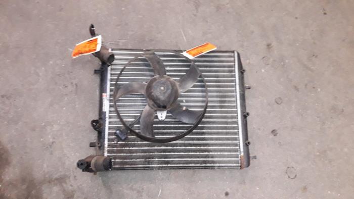 Gebruikte Radiateur Skoda Fabia (6Y2) 1.2 Prijs op aanvraag aangeboden door Autodemontage Joko B.V.