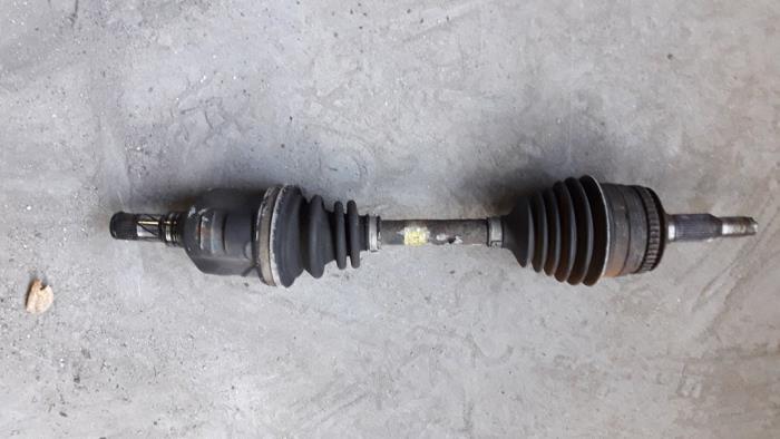 Gebruikte Aandrijfas links-voor Chevrolet Tacuma 1.8 Pure,SE,SX Prijs op aanvraag aangeboden door Autodemontage Joko B.V.