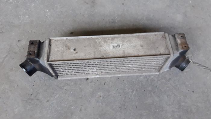 Intercooler van een Ford Transit 2.0 TDCi 16V Tourneo 2003