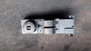 Gebruikte Ruit schakelaar elektrisch Ford Focus 2 1.6 16V Prijs op aanvraag aangeboden door Autodemontage Joko B.V.