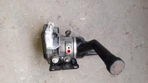 Gebruikte Pomp Servo Peugeot 308 (4A/C) 1.4 VTI 16V Prijs op aanvraag aangeboden door Autodemontage Joko B.V.