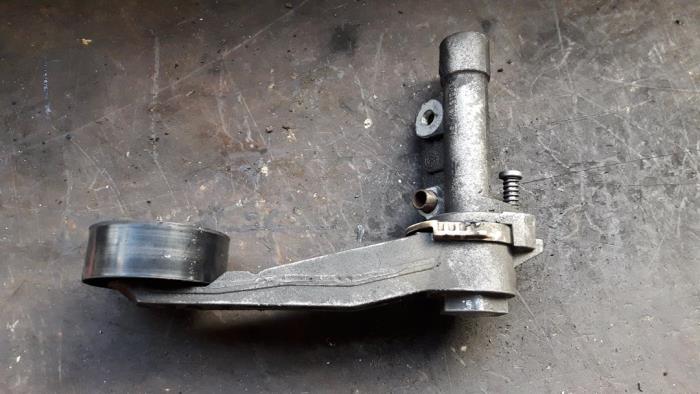 Gebruikte Spanrol Multiriem Peugeot 308 (4A/C) 1.4 VTI 16V Prijs op aanvraag aangeboden door Autodemontage Joko B.V.
