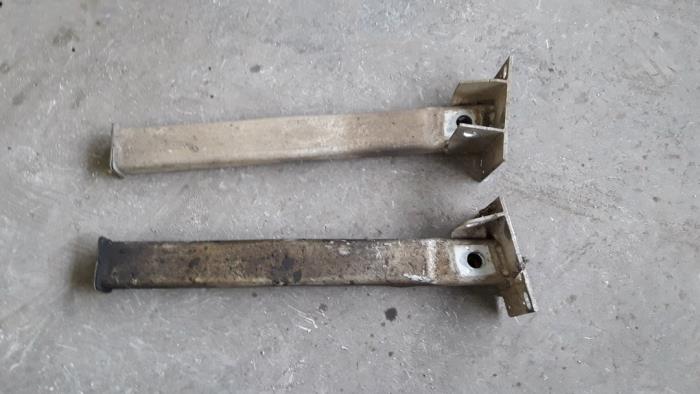 Gebruikte Subframe Peugeot 308 (4A/C) 1.4 VTI 16V Prijs op aanvraag aangeboden door Autodemontage Joko B.V.